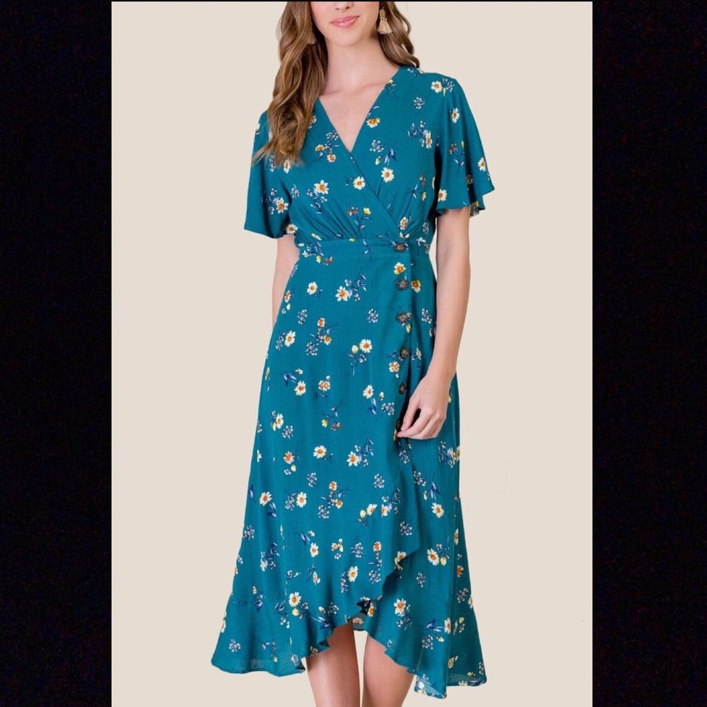 Francescas Genevieve Floral Wrapped Midi Dress